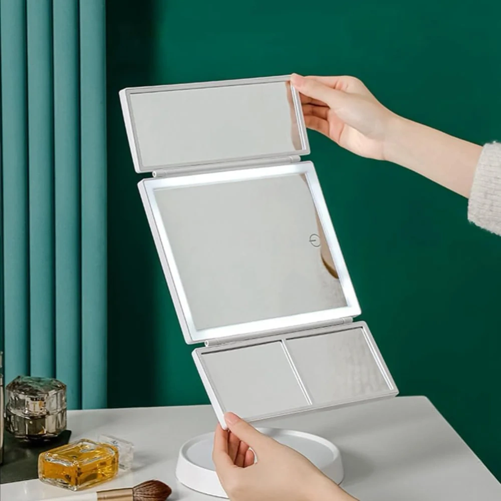 Ръце, регулиращи ъгъла на огледалото