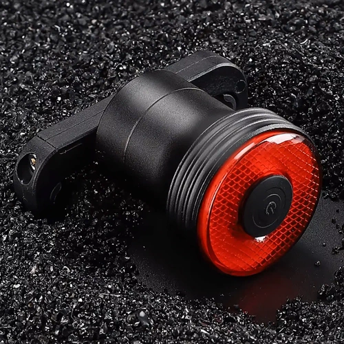 Inteligentna tylna lampka rowerowa | Oświetlenie LED z czujnikiem hamowania  |  Wodoodporna tylna lampka rowerowa LED IP65 z funkcją hamowania i ładowaniem USB | BK-L117