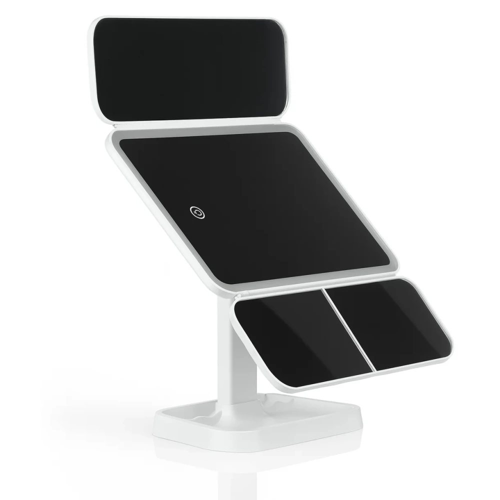 Козметично огледало в наклонена позиция с видими странични панели