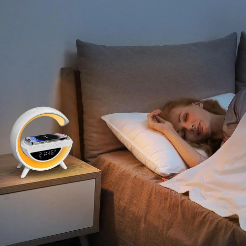 Budzik LED z ładowarką bezprzewodową, głośnikiem Bluetooth i lampką nocną RGB – zegar multifunkcyjny BT3401