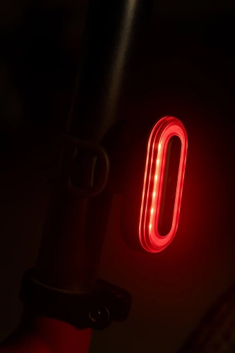 Tylna lampka rowerowa USB LED COB | Mocne czerwone światło | Wodoodporna IPX8 |  BK-L400