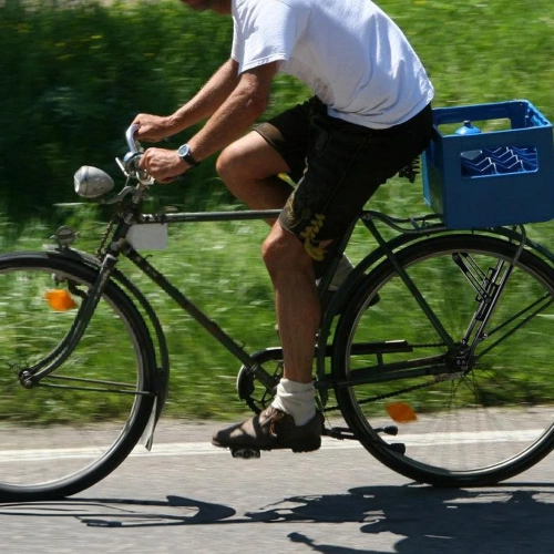 Uniwersalny tylny bagażnik rowerowy z klapką sprężynową | Aluminiowy regulowany bagaznik do 27 kg |   BIK-ZJ667
