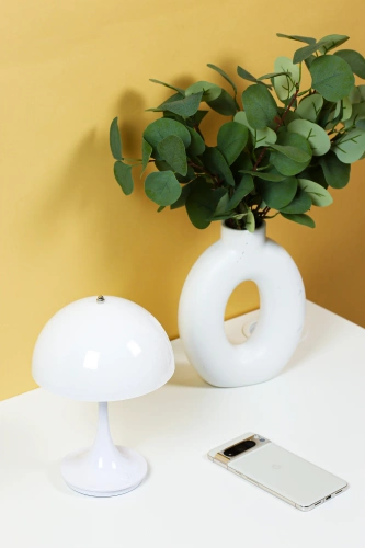 Nowoczesna lampa stołowa LED | Dotykowa lampa z wbudowanym akumulatorem | YG-D012-W