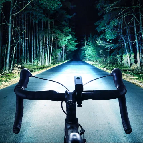 Lampka rowerowa  z mocnym akumulatorem 4800 mAh |  Reflektor rowerowy LED 1000 lm USB-C – światła mijania i drogowe  | BH-530 