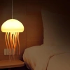 Lampka nocna meduza LED RGB z ruchem macek i czujnikiem dźwięku | Relaksująca lampka dekoracyjna USB-C 1000 mAh | JF-125-TSP