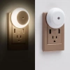 Inteligentna lampka nocna LED z czujnikiem zmierzchu | Lampka nocna do kontaktu  z ciepłym światłem | JL-510